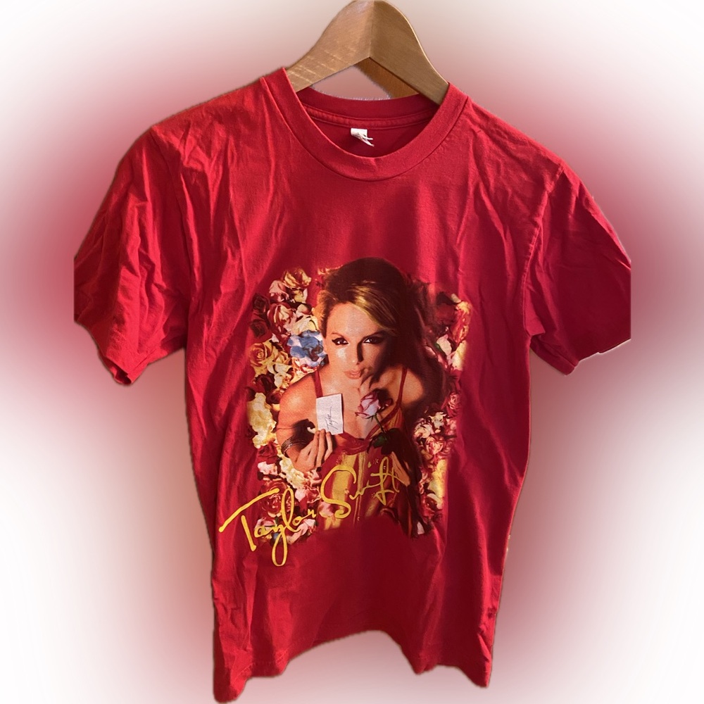 #74 - PTP18” Rare 2007-2008 Taylor Swift Shirt